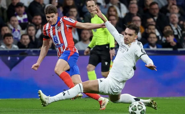Barcelona và tham vọng chiêu mộ Julian Alvarez: Thử thách khó khăn trước mắt