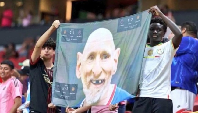 Messi và Inter Miami thảm bại trước PSG: Sự cô đơn của siêu sao và những chỉ trích cay đắng