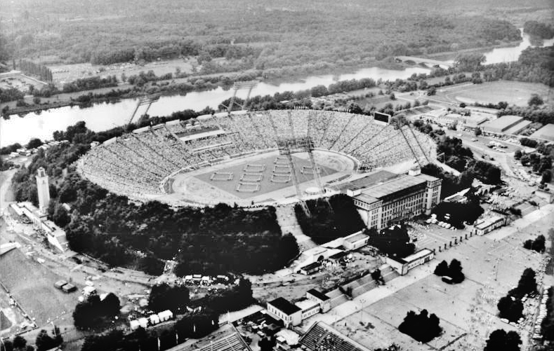 Red Bull Arena Leipzig: Từ Di Tích Lãng Quên Đến Biểu Tượng Hiện Đại