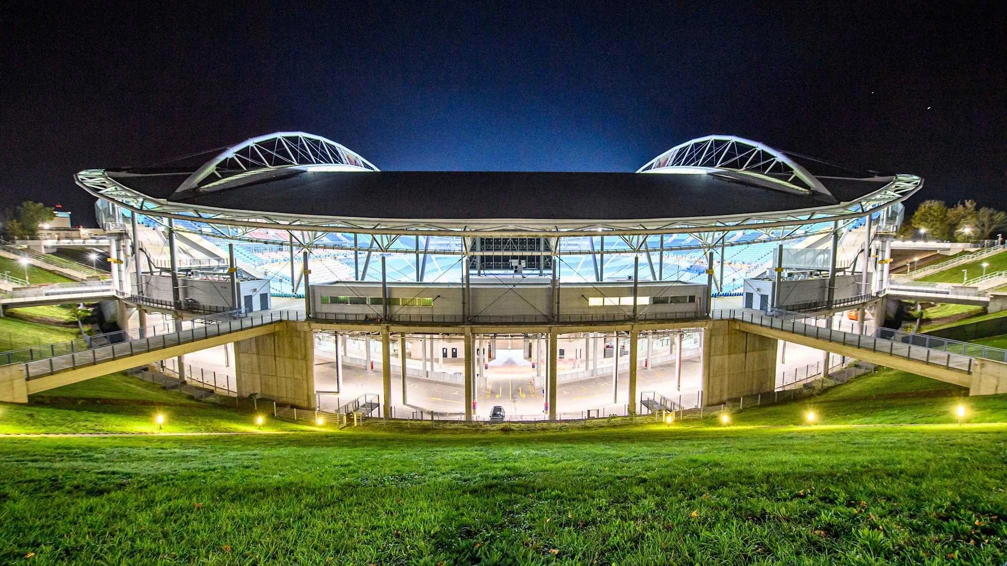 Red Bull Arena Leipzig: Từ Di Tích Lãng Quên Đến Biểu Tượng Hiện Đại