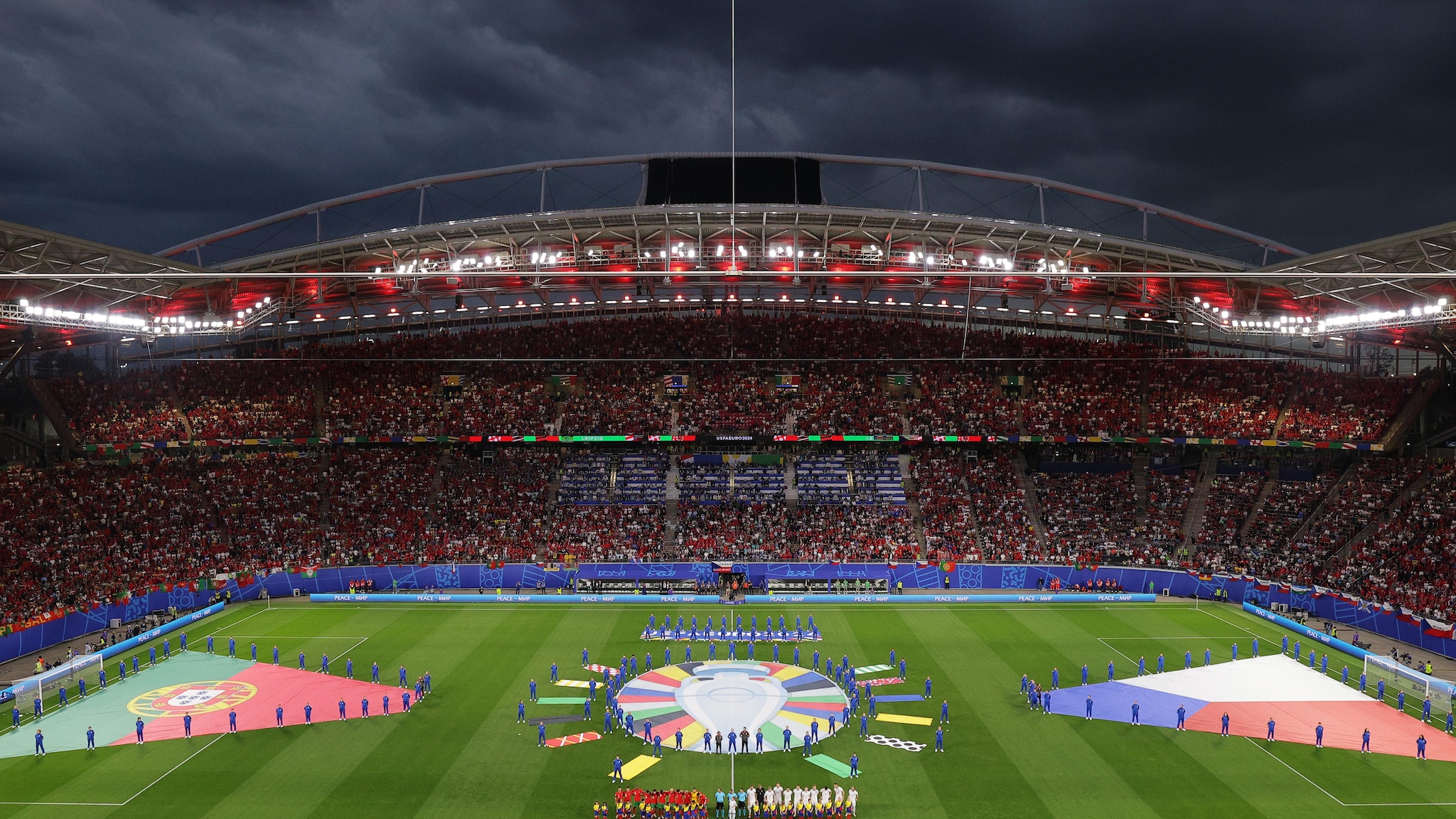 Red Bull Arena Leipzig: Từ Di Tích Lãng Quên Đến Biểu Tượng Hiện Đại