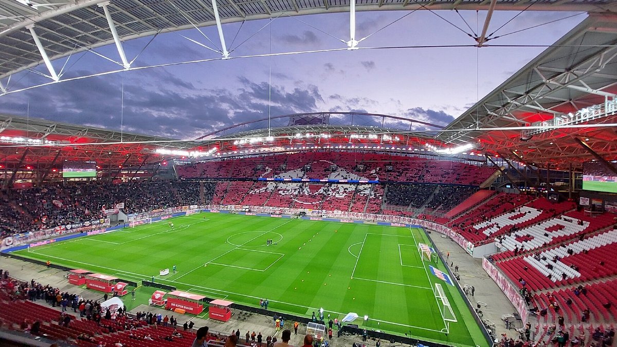 Red Bull Arena Leipzig: Từ Di Tích Lãng Quên Đến Biểu Tượng Hiện Đại
